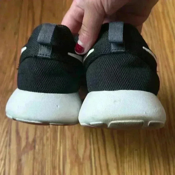 Nike Sneakers - Picture 6 of 7